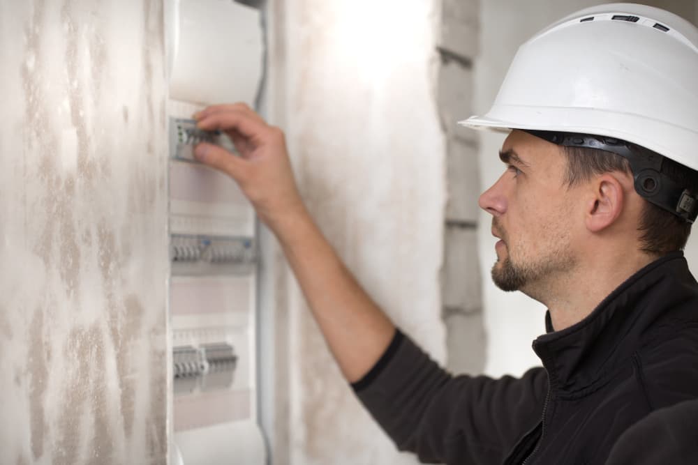 Emergency electrician at work